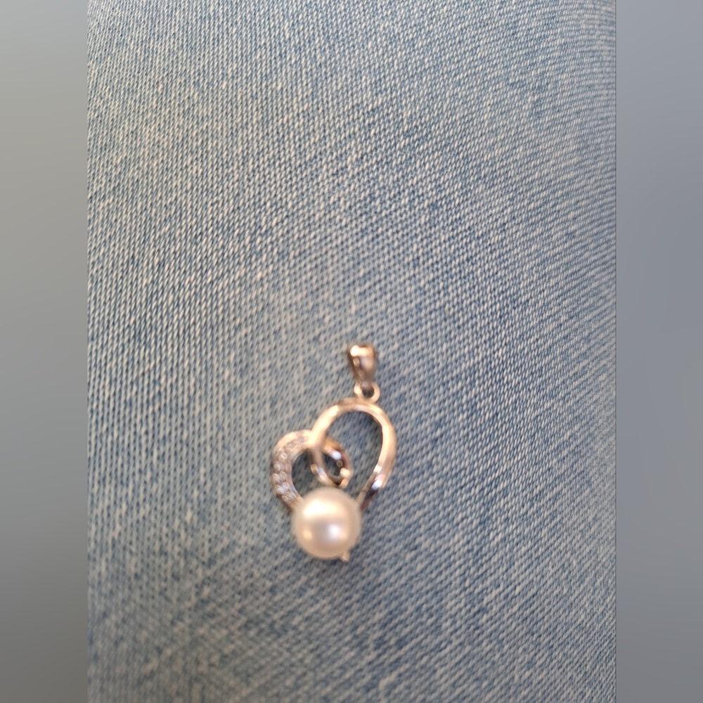 Silver heart pearl necklace